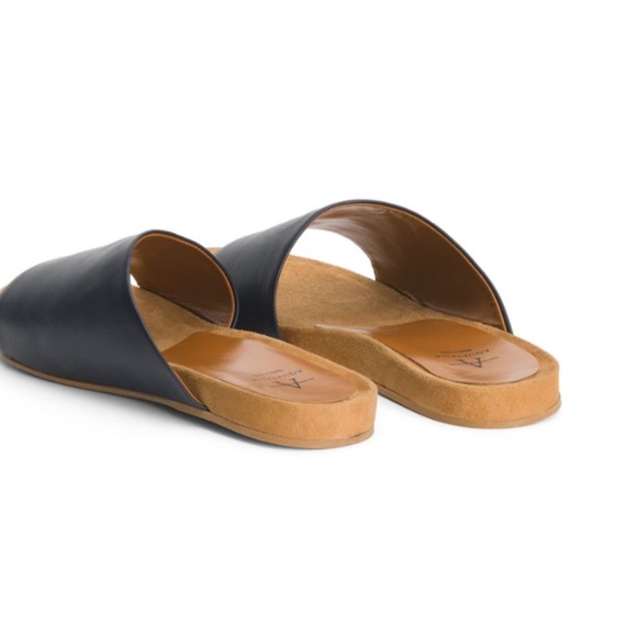 Aquatalia Dedra Leather Slide Sandals Navy Size 6 - Picture 7 of 11